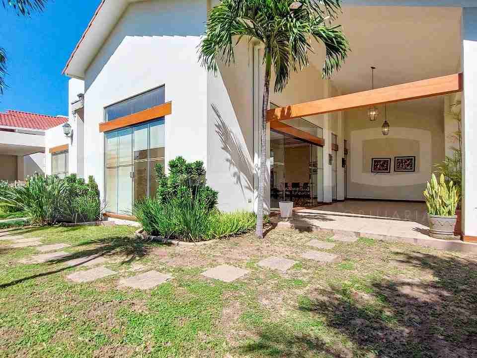 casa-en-venta-zona-sur-avenida-la-barranca-santa-cruz-bolivia-uno-corporacion-inmobiliaria (18)