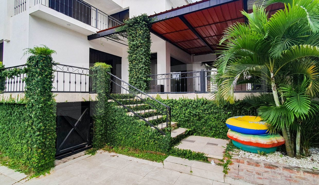 10-amplia-casa-en-venta-con-piscina-en-urubo-santa-cruz-bolivia